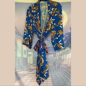 Kilo Brava Satin Tiger Short Robe (XXL)